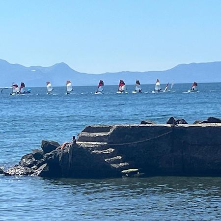 La Casetta Con La Spiaggia Наполи Екстериор снимка
